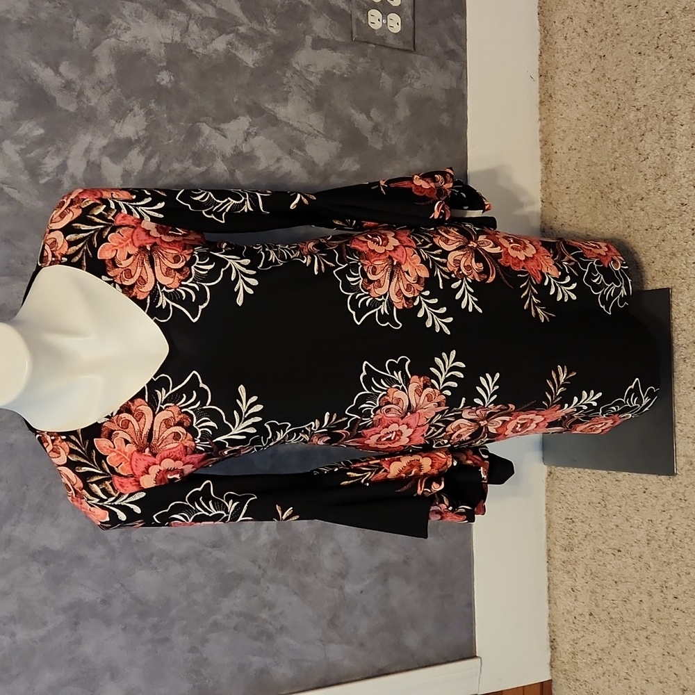 Roz & Ali Black Floral Design Bell Sleeve Dress NEW